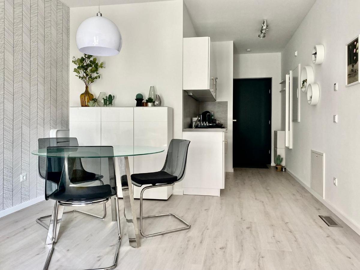 Modernes Apartment, Terrasse Und Garten Am Lilienthalpark Im Suedwesten Berlins 외부 사진
