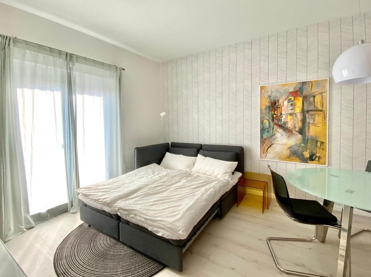 Modernes Apartment, Terrasse Und Garten Am Lilienthalpark Im Suedwesten Berlins 외부 사진